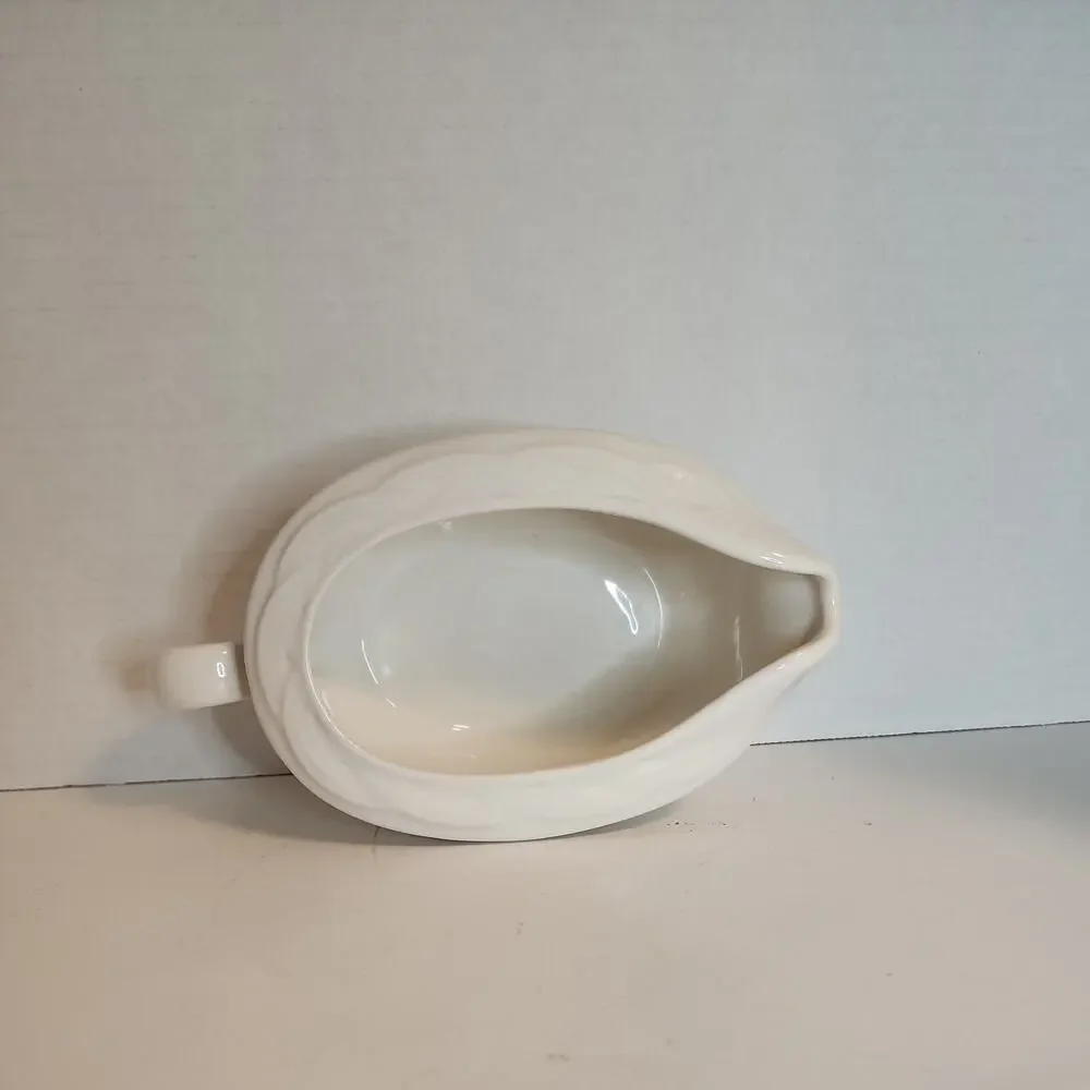 Pfaltzgraff SAUCE GRAVY BOAT Acadia White / Off White Woven Pattern Stoneware